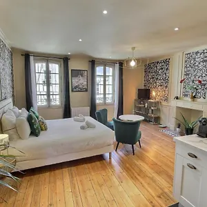 Centre-ville Lancelot Apartment